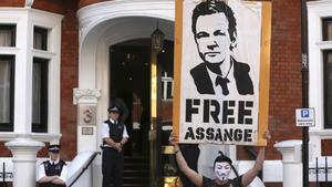 Assange will vor die Öffentlichkeit treten Julain Assange, Wikileaks, Botschaft Ecuador, London