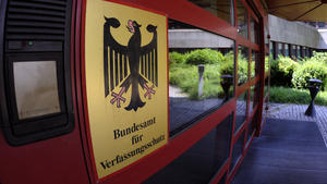 Verfassungsschutz-Reform: Länder gegen "zentralistische Mega-Behörde" Verfassungsschutz Neuregelung Reform Streit Bund Länder
