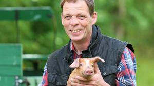 Bauer sucht Frau 2012: Heinrich sucht eine natürliche Herzdame Bauer sucht Frau 2012 Heinrich der sensible Schweinebauer