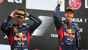 Sieg in Südkorea: Vettel stürmt an die WM-Spitze Mark Webber (l.) und Sebastian Vettel, Red Bull Racing
