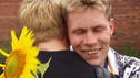 Bewegender Moment für Bauer Denny und Timo