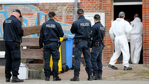 Rostock: Rebecca (17) verletzt gefunden - 28-jähriger Mann festgenommen Vermisste Rebecca, Rostock