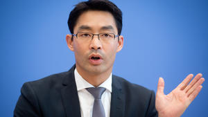 FDP-Chef Rösler lehnt zentrale Projekte der Union ab Rösler, Union, Streit, Betreuungsgeld