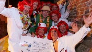 "RTL - Wir helfen Kindern": Jecker Scheck von den Lost Sisters "RTL - Wir helfen Kindern": Jecker Scheck von den Lost Sisters