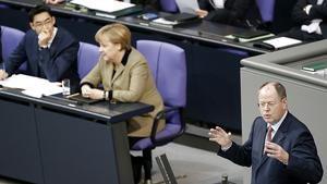 Steinbrück attackiert Merkel in Generaldebatte: "Sagen Sie, was ist!" Steinbrück attackiert Merkel in Generaldebatte: "Sagen Sie, was ist!"
