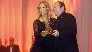 "RTL - Wir helfen Kindern": KIND-Award für Wolfram Kons "RTL - Wir helfen Kindern": KIND-Award für Wolfram Kons