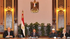 Ägypten: Mursi streicht Vollmachten, doch Protest geht weiter Mursi annulliert Sondervollmachten