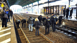 Festnahmen nach Bombenfund am Bonner Hauptbahnhof Bonn, Bombenalarm, Terrorgefahr, Festnahmen
