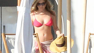 Jennifer Aniston: Ist das etwa ein Babybauch? Jennifer Aniston: Ist das etwa ein Babybauch?
