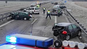 Massenkarambolage bei Ulm: Drei Tote und 13 Verletzte Ulm Massenunfall Silvesternacht Tote Verletzte