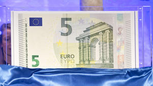 Alle Details in Nahaufnahme So sieht unser neuer 5-Euro-Schein aus