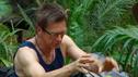 Fiona und Georgina zoffen sich im Camp
