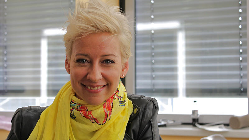 Voting: Isabell Hertel: Blond oder braun - was steht ihr besser? - RTL ...  width=