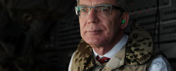 Drohne 'Euro Hawk' wird zum Boomerang Probleme schon 2004 bekannt?