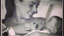 Coleen Rooney mit ihrem neugeborenen Sohn Klay.