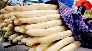 Spargel-Test: Im Bereich von Schummel und Schimmel Spargel-Test: Ekel-Spargel gefunden