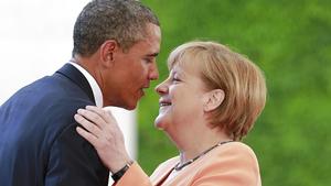 US-Präsident zu Besuch Obama in Berlin: Küsschen für Merkel