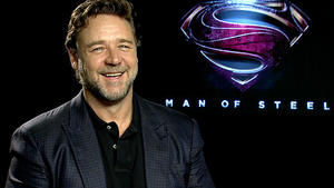 Video-Interview Russell Crowe "Wurde von Superman-Babys angepinkelt"