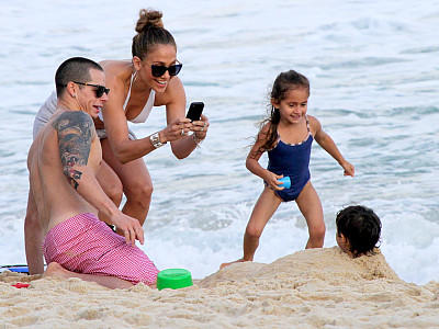 Jennifer Lopez Casper Smart Max Emme am Strand