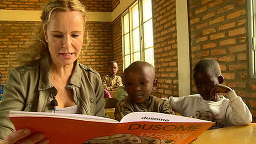 "RTL - Wir helfen Kindern": Katja Burkard eröffnet Grundschule in Burundi Katja Burkard eröffnet mit Spenden eine Grundschule