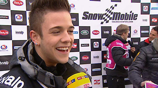 DSDS 2013: Superstar Luca Hänni beim Schneemobilrennen Luca lässt sich nicht in den Schatten stellen